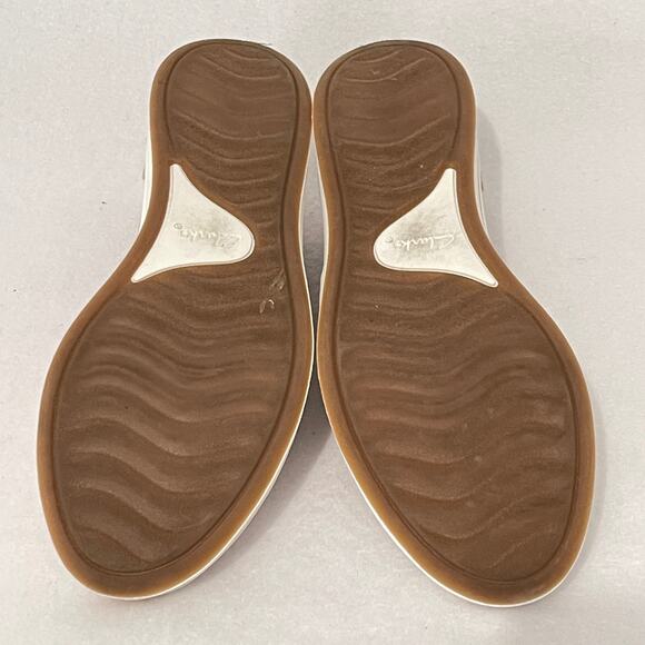 Clarks Cloud Steppers Slip On Shoes Womens 8.5 Tan White Striped Cushion Comfort - Picture 3 of 8